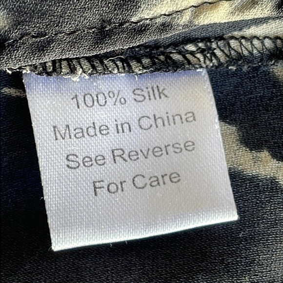 Parker Black and Cream Silk Relaxed Blouse with Mandarin Collar - Picture 6 of 6